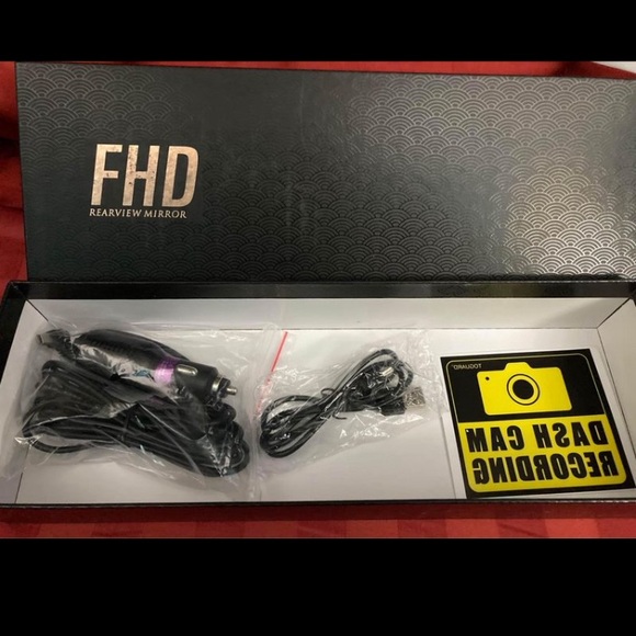 Toguard 5 inch FHD rearview mirror dashcam/backup camera - Picture 4 of 6